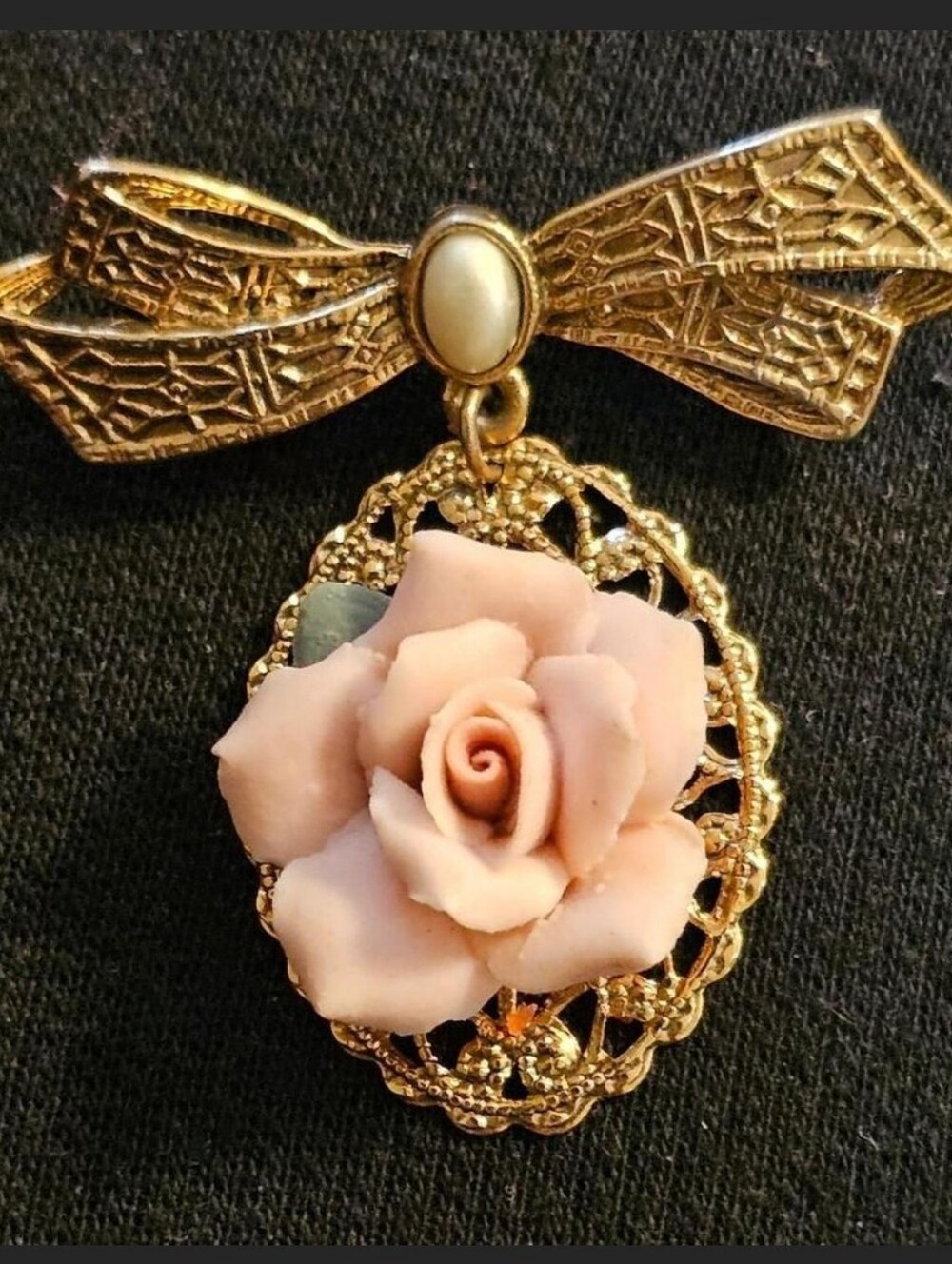 🎀1980 Vintage Golden Bow Rose With Pearl Statement Pin-Unused-Stunning!🎀